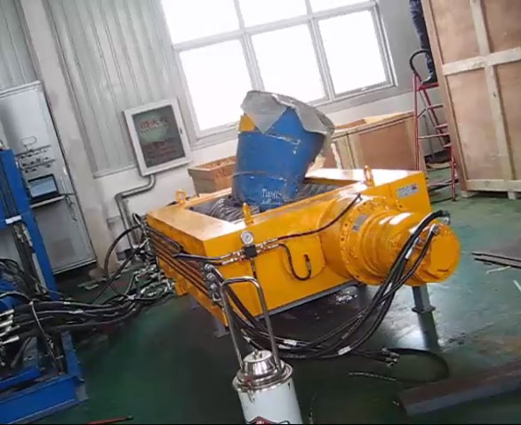 危廢垃圾撕碎機